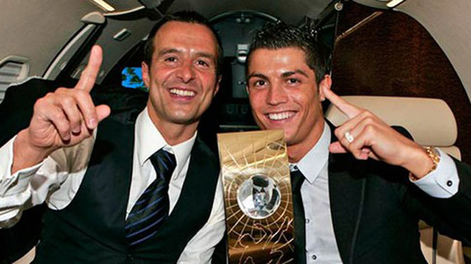 CR7 mời "siêu cò" cùng đi chuyên cơ và ăn mừng giải thưởng