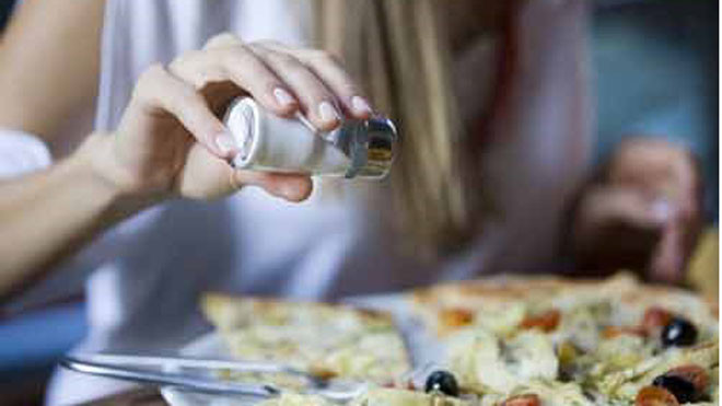 Đàn ông yếu sinh lý có thể do ăn quá mặn