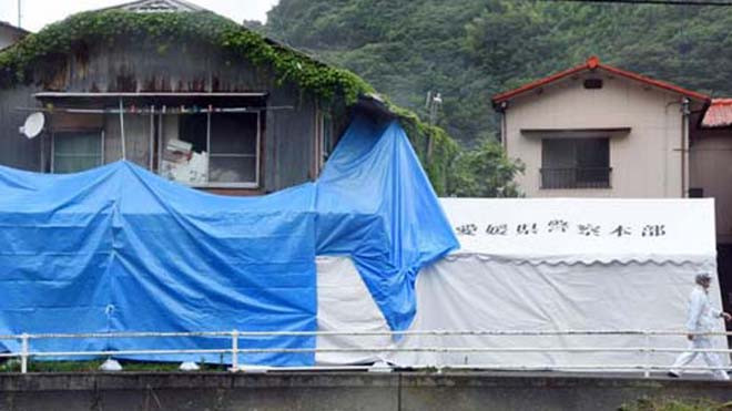 Xương và thi thể phân hủy của năm em bé xấu số được tìm thấy trong tủ và túi nilon ở nhà Emi. Ảnh: AAP.