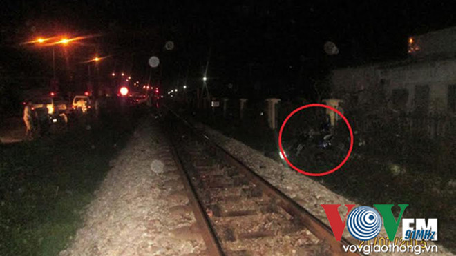 Chiếc xe máy bị biến dạng hoàn toàn sau vụ tai nạn