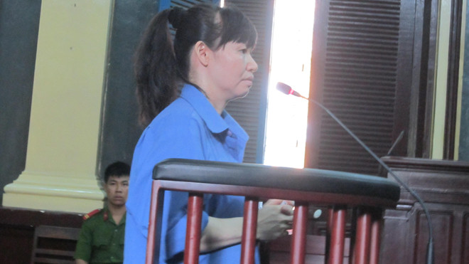 Bị cáo Thủy Tiên tại tòa. Ảnh T.Châu