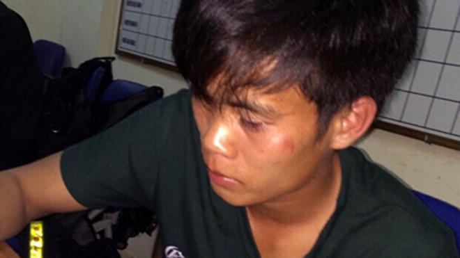 Nhóm thanh niên manh động trút 'mưa gạch' vào công an