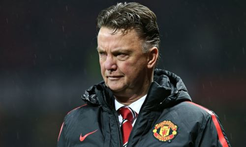 Louis Van Gaal tỏ rõ sự không hài lòng đối với Valdes (Ảnh: Guardian)