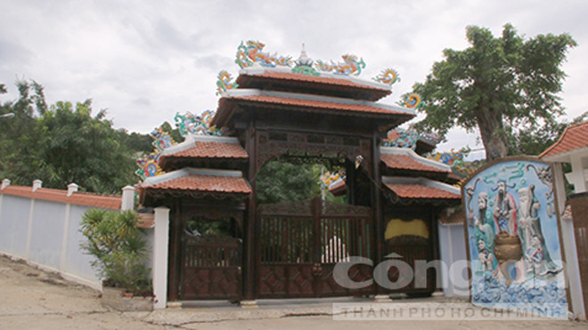 Khu "biệt phủ" nhìn từ bên ngoài vào