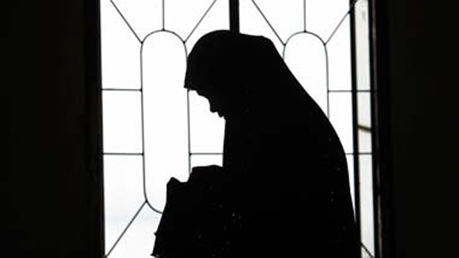 Nạn nhân bị cưỡng hiếp lần thứ 2 vì cảnh sát không đến kịp lúc. Ảnh: Reuters