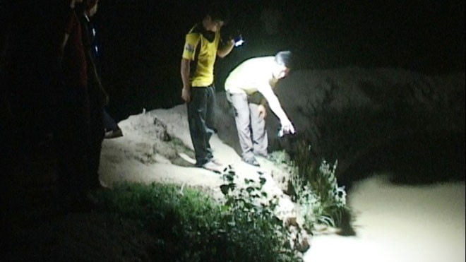 Ao cá ở nhà chị Xơm sâu hơn 1 m khiến 2 cháu nhỏ bị đuối nước sau khi rơi xuống. Ảnh: Công Sang.