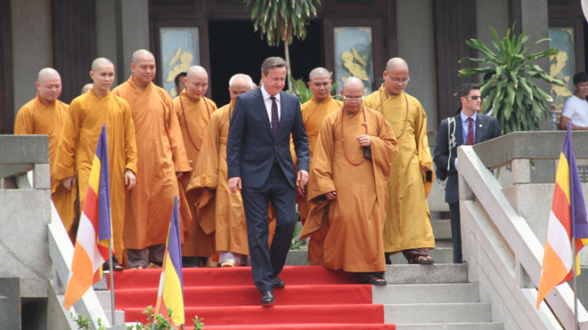 Thủ tướng David Cameron viếng Chùa Vĩnh Nghiêm