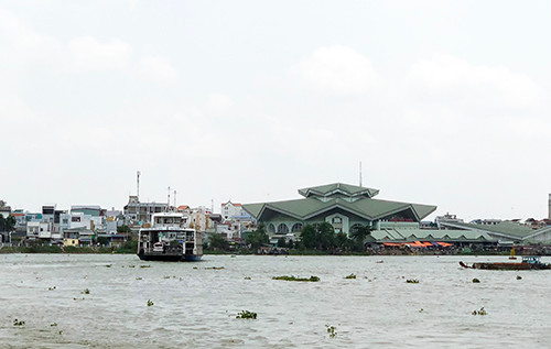 Đoạn sông Hậu xảy ra vụ tai nạn làm đại úy Cảnh sát Môi trường mất tích. Ảnh: Cửu Long.