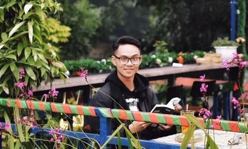 Sinh viên Phan Công Hoàng