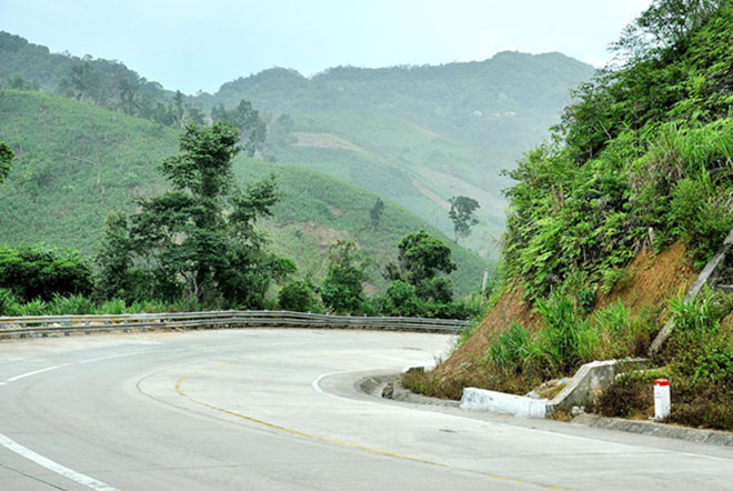 Đèo Lò Xo và những khúc cua tay áo.