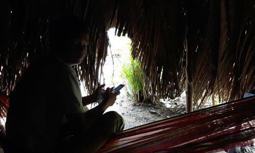 Khách chờ mua dâm tại quán cà phê Hoa Phượng Đỏ