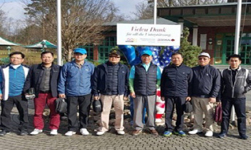 Ông Vũ Huy Hoàng "tranh thủ" ra sân chơi golf nhân một chuyến đi công tác nước ngoài