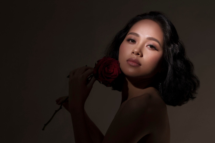 Hoàng Quyên: Nghệ sĩ là một cái tôi không thể bị pha trộn hay hoà tan