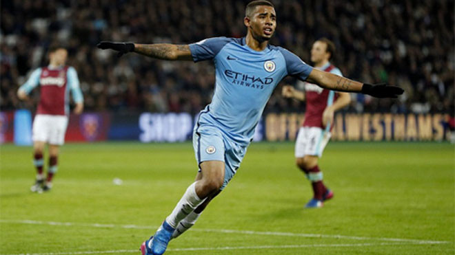 Jesus toả sáng ngay trận đá chính đầu tiên.