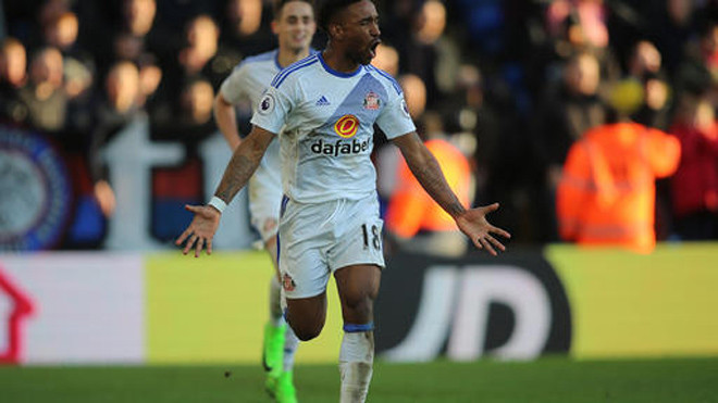 Ra sân đủ 24 trận từ đầu mùa, Defoe ghi 14 bàn trong 11 trận