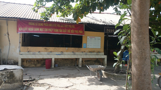 Phía ngoài hiện trường vụ treo cổ