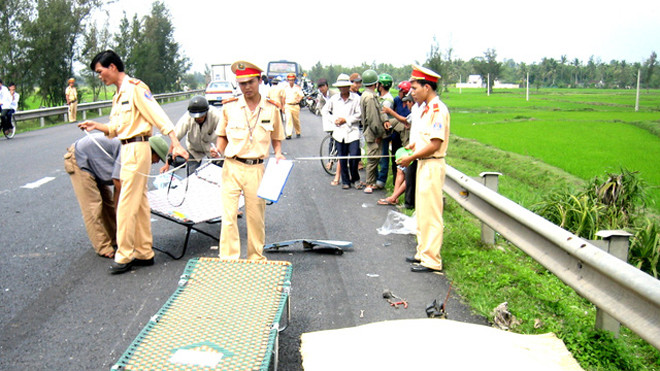 Lực lượng chức năng đang điều tra một tài xế gây tai nạn làm một kiểm lâm viên tử nạn rồi bỏ chạy. (Ảnh minh họa)