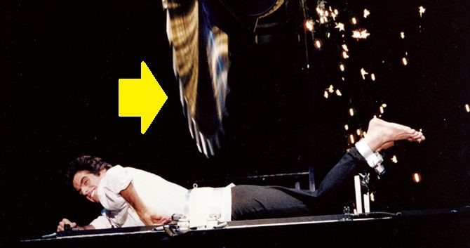 Ảo thuật gia nổi tiếng nhất nước Mỹ dùng công năng đặc dị để biểu diễn?