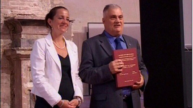 Luciano Baietti là người có nhiều bằng đại học nhất thế giới. 