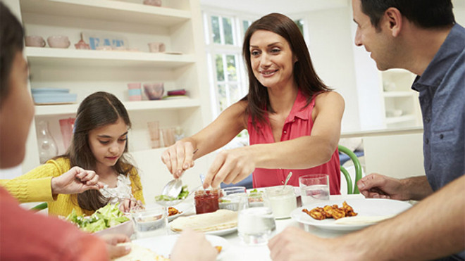 Những thói quen nên tránh làm ngay sau bữa tối