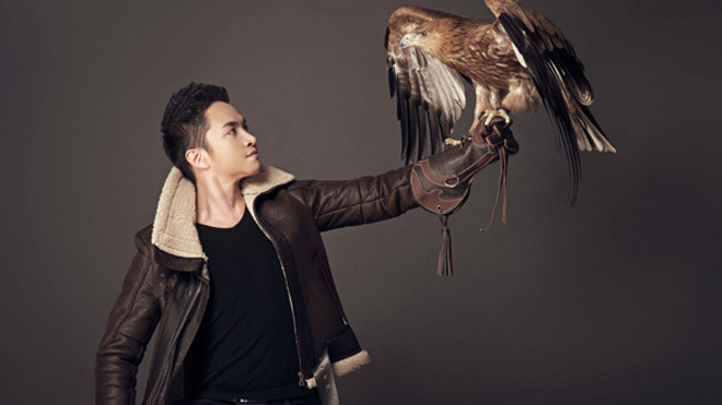 Nhật Tinh Anh bị đại bàng đớp khi tìm cách làm quen với nó.