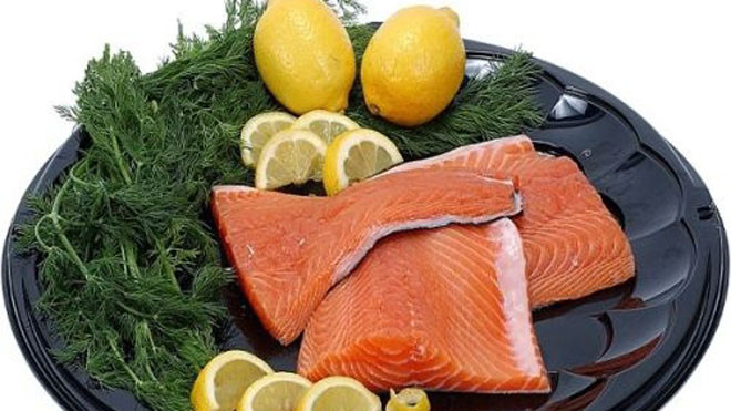 Bổ sung những loại cá béo giúp bạn có một trái tim khỏe mạnh.