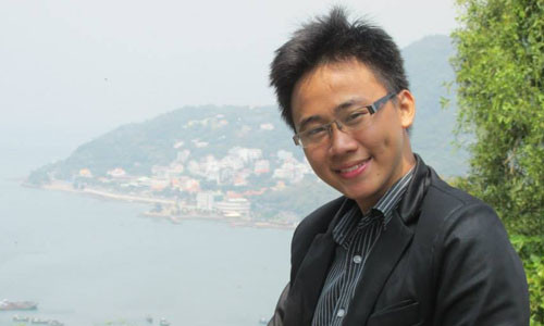 22 tuổi, cậu thanh niên này đã trải qua gần 20 nghề khác nhau trước khi gầy dựng nên cơ sở kẹo que hạnh phúc.