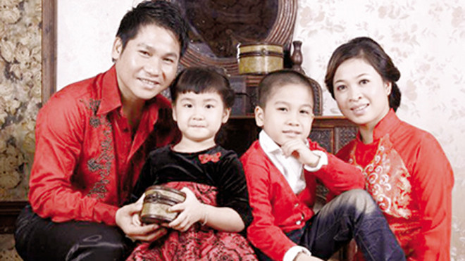 Gia đình nhỏ của ca sĩ Trọng Tấn. Ảnh: TL