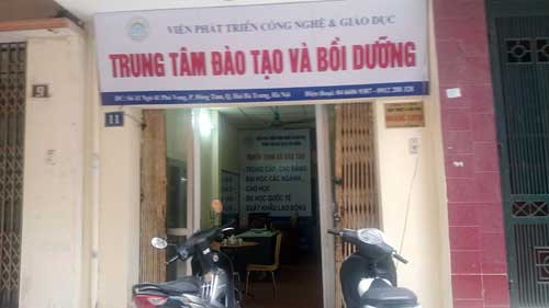  Văn phòng tuyển sinh của bà Oanh, nơi thu nhận hồ sơ để “chạy” vào các trường ĐH. Ảnh: Ngọc Thắng (Thanh Niên).