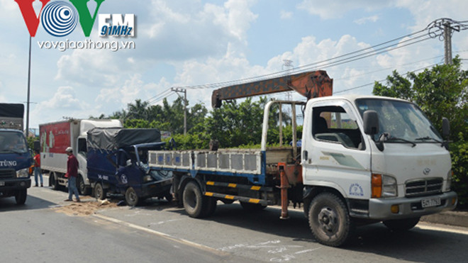 Hiện trường vụ va chạm liên hoàn trên QL 1