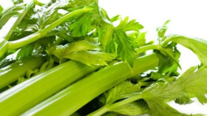 Rau cần là thực phẩm giúp giảm mỡ máu hiệu quả.