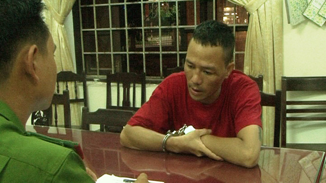 Đối tượng Tân tại cơ quan công an.