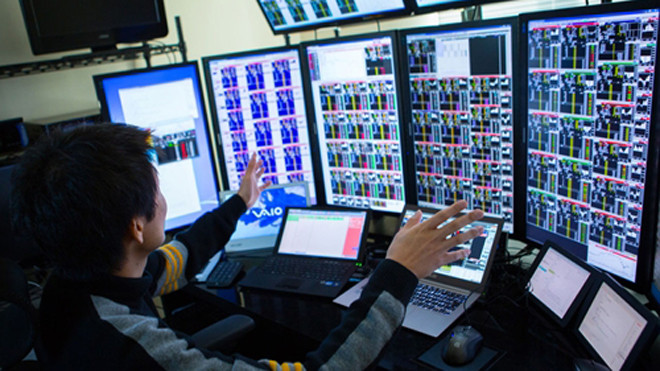 CIS đang mô tả cách anh theo dõi thị trường chứng khoán. Ảnh: Bloomberg