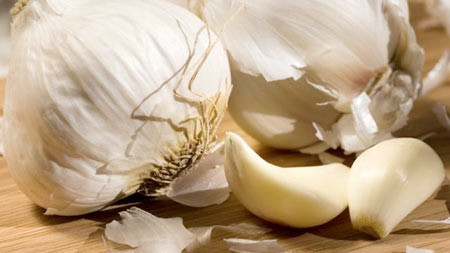 Mẹo hay trị viêm họng trong mùa thu