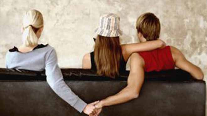 Bị chồng của bạn ép làm vợ bé