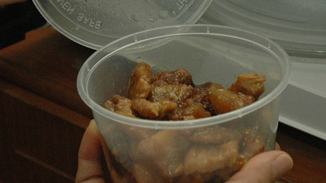 Có được dùng hộp nhựa trong lò vi sóng?