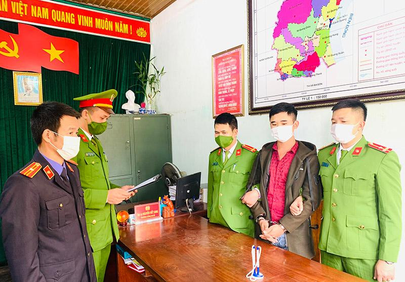 Cơ quan chức năng đọc lệnh bắt Lê Xuân Dũng