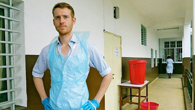 Bác sĩ kể chuyện nơi tâm dịch Ebola
