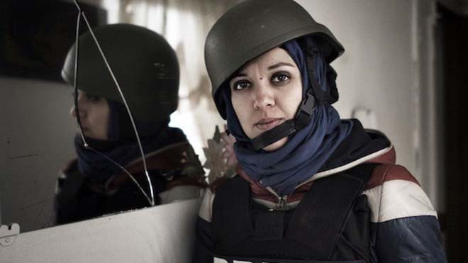 Nữ nhà báo Francesca Borri. Ảnh: CJR 