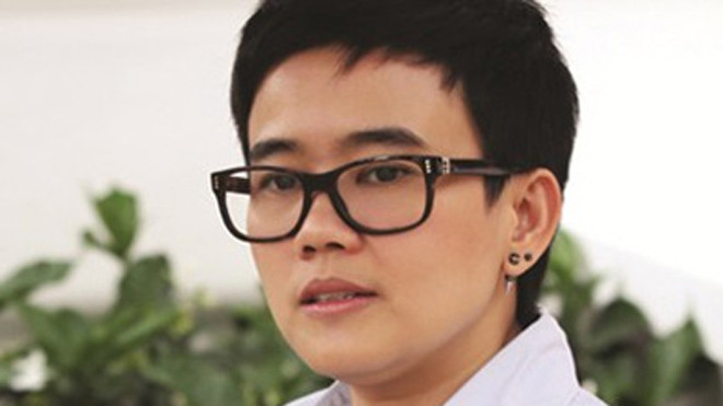 Nhạc sỹ Phương Uyên chấp nhận nộp phạt 100 USD thay vì dội nước đá lên đầu.