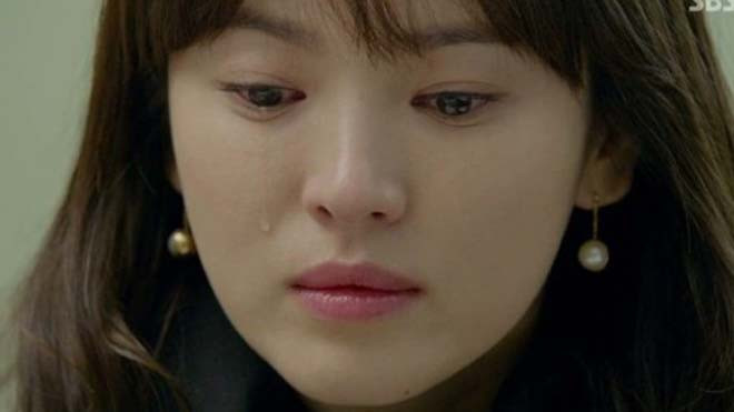 Song Hye Kyo lên tiếng xin lỗi người hâm mộ vì đã không để ý tới công tác nộp thuế của kế toán công ty.