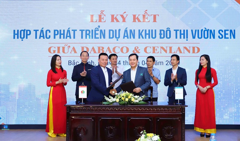 Đại diện Dabaco Group và CenLand ký kết hợp tác phát triển dự án khu đô thị Vườn Sen 