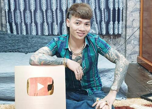 Trao nút vàng cho Khá Bảnh, YouTube đang "khen thưởng" cho những video bạo lực.