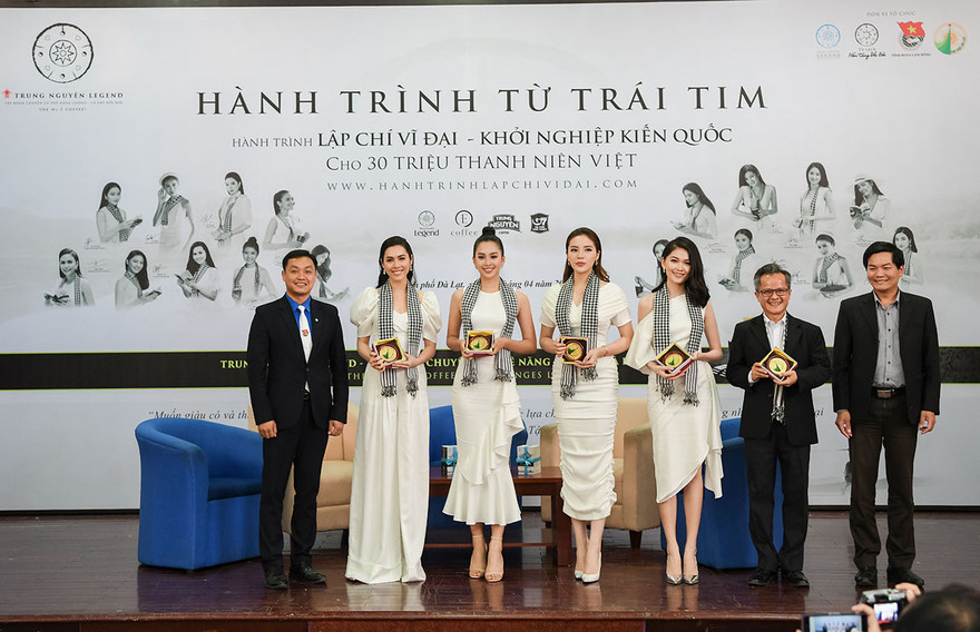 Á hậu Thùy Dung: 'Trao tặng sách là đầu tư vào tri thức, tương lai'