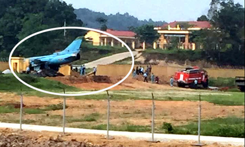 Hiện trường nơi chiếc máy bay gặp nạn. (Ảnh: Quyết Thắng)