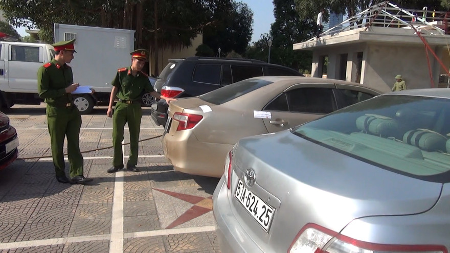 Nhiều xe ô tô bị thu giữ