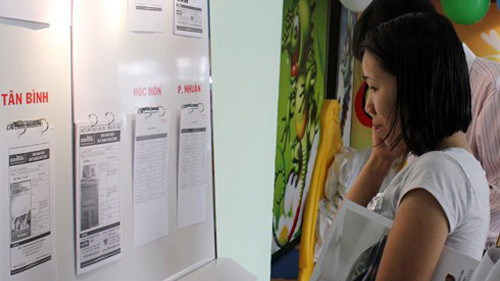 Nhiều người không ngại mua nhà trong hẻm nhỏ vì giá mềm hơn nhà mặt phố. Ảnh: Vũ Lê