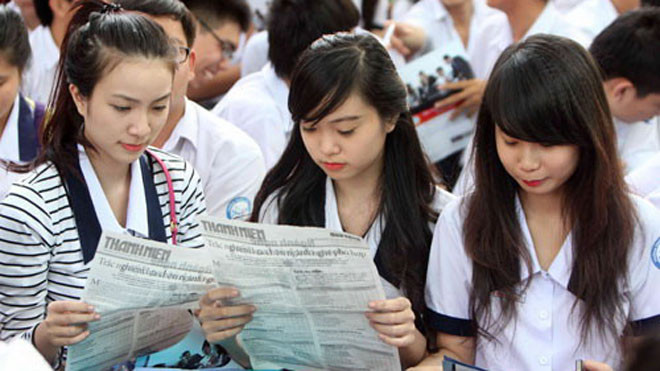 Thi chung hay thi riêng đang là băn khoăn của nhiều học sinh.
