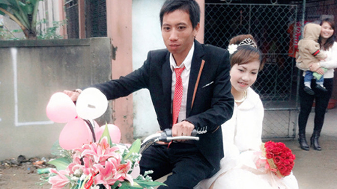 Đám cưới 9X rước dâu bằng... máy cày