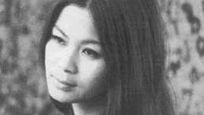  Khánh Ly làm mẹ năm 17 tuổi 